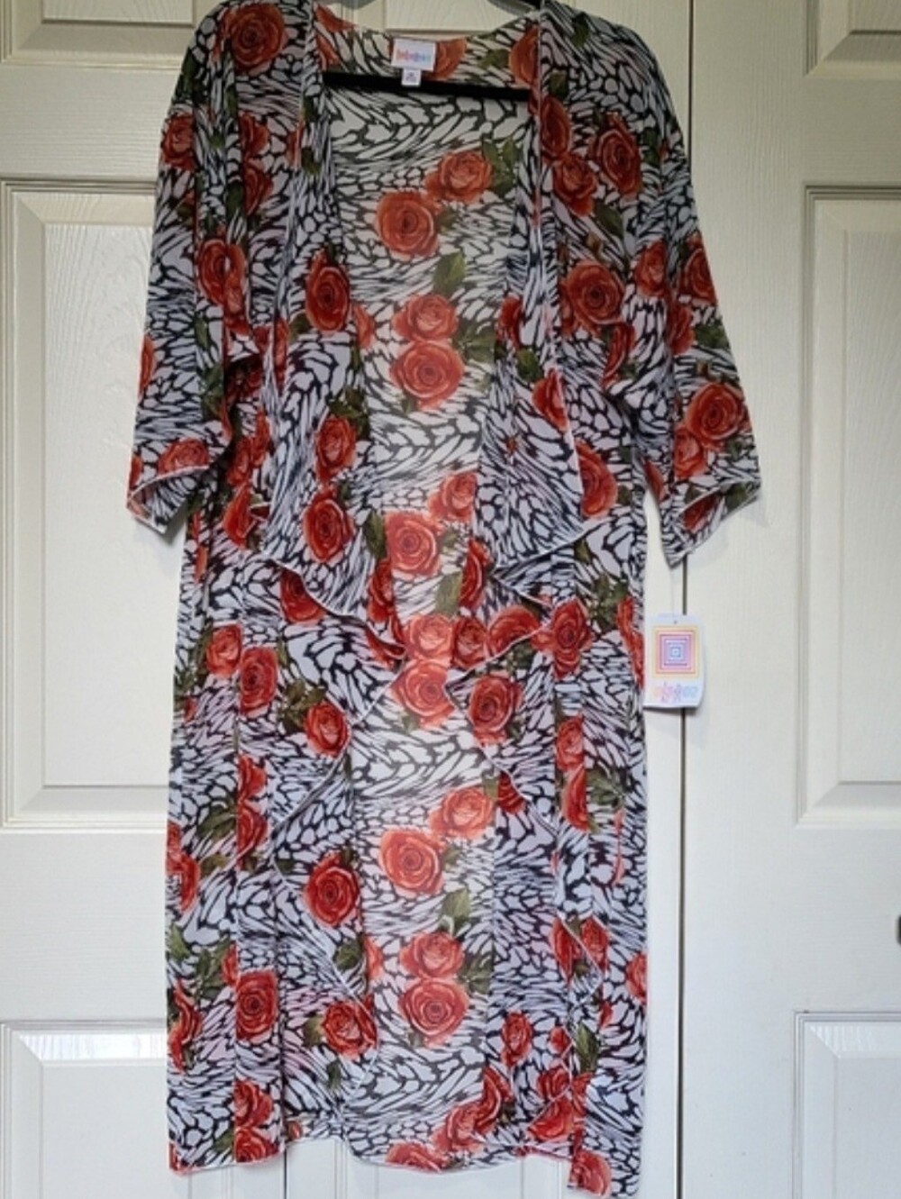Sheer Kimono Red Roses Black & White Amazing Elegant Polyester Medium NWT Rare - Picture 6 of 6